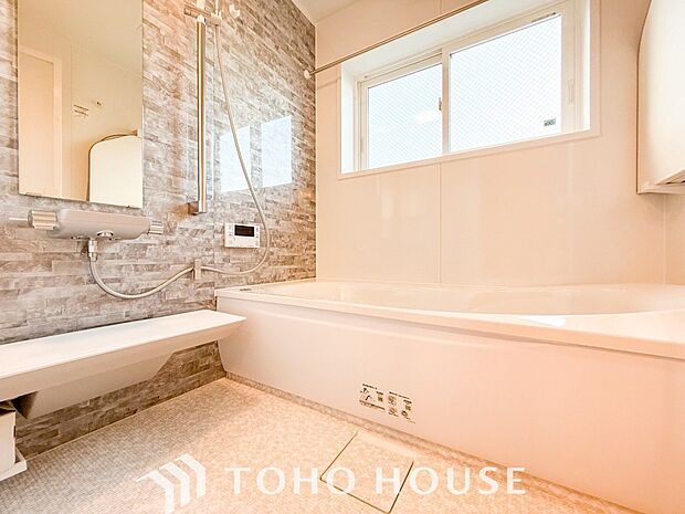 すっきりとした清潔感の中に都会的なセンスが感じられ、心身をリフレッシュできるスペースです。