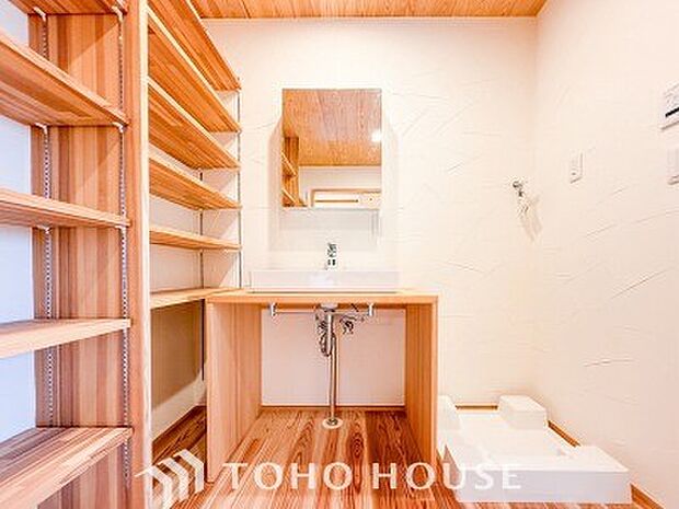 洗面台・洗面所ご家族の1日が始まり、1日の終わりを締めくくる洗面空間。