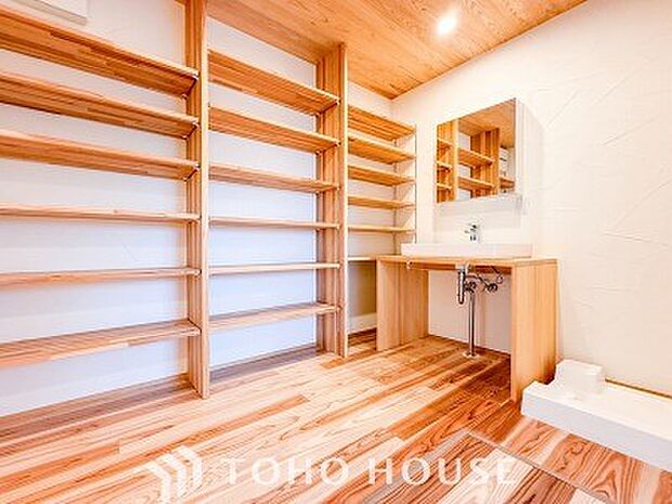 住まいの快適性を左右する収納は欲しい場所に使い勝手のよい収納を確保しています。