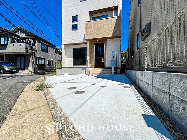 敷地内に駐車スペースがあると、日々の暮らしをスムーズに運ぶ事が出来ます。