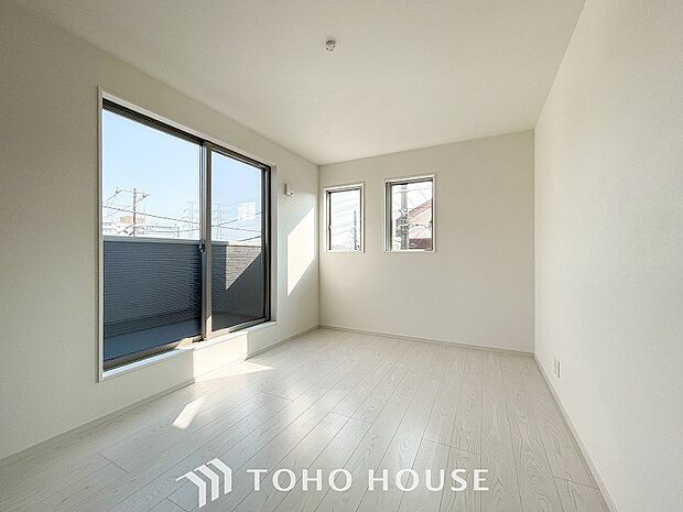 1日の疲れを癒し、心地よく寛げるようゆったりとした広さを確保しています。