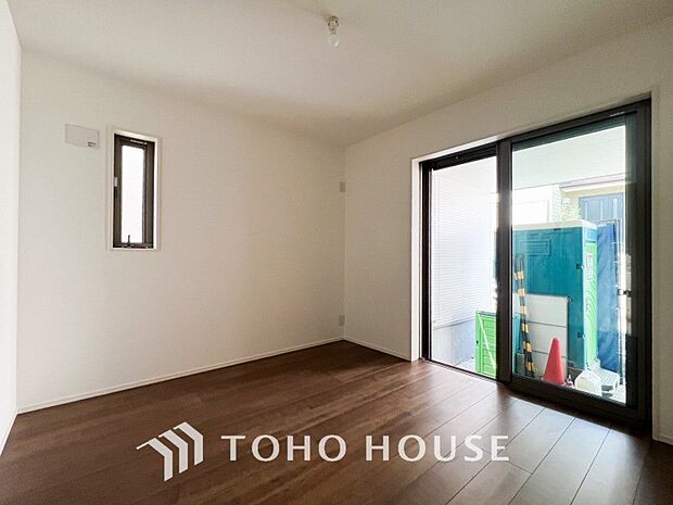 一日の疲れをいやしてくれる主寝室。自分時間を快適に過ごすプライベートルーム。