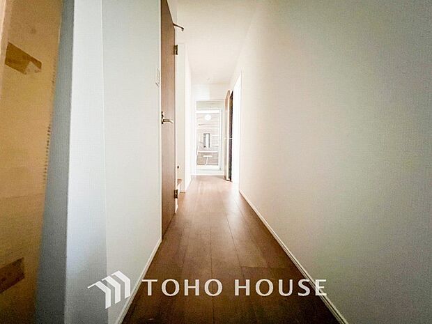 やわらかな陽射しがふりそそぎ、ゆったりした時間が流れる室内。