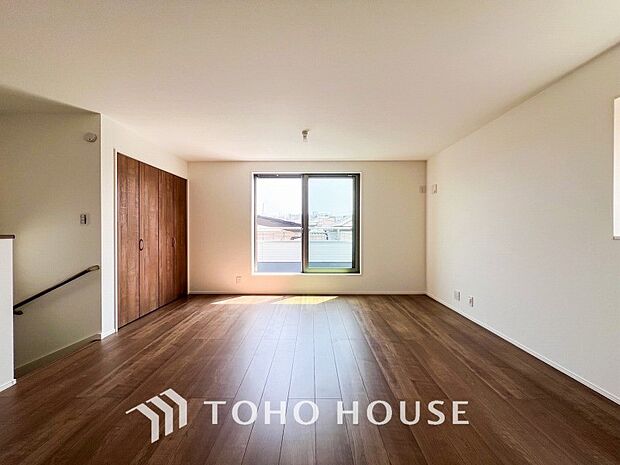 開放感あるリビングダイニング。ご家族とのんびりしたひと時を過ごせますね。