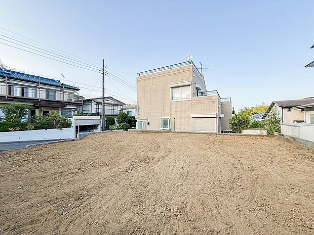 閑静な住宅地で小さなお子様がいるご家族にも安心な住環境が魅力です。