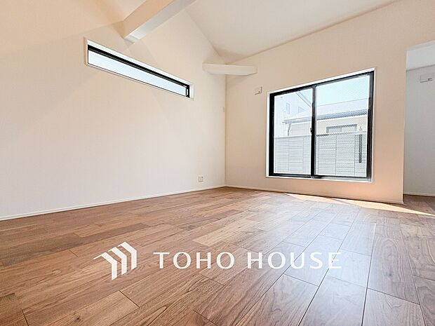 太陽の恵みを一気に受けた明るくあたたかいお住まい。吹きぬける風を感じながら爽やかで風通しの良い暮らし。