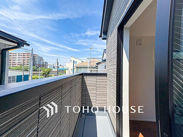 お部屋にも爽やかな風と暖かく柔らかな日差しが差し込み、毎日の暮らしを豊かに彩ります。