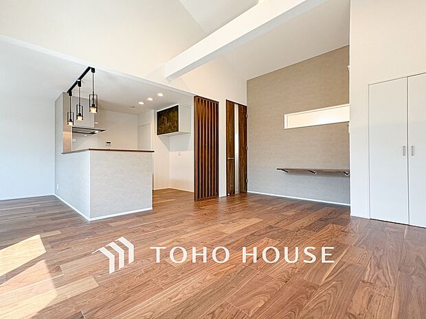 開放感あるリビングダイニング。ご家族とのんびりしたひと時を過ごせますね。