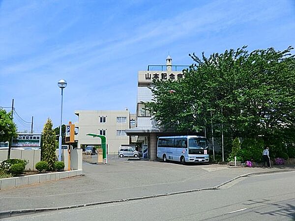 地域のかかりつけ医療機関として、急性期から慢性期、在宅医療まで総合的に診療。内科・整形外科・皮膚科・形成外科・リハビリテーション科・専門外来などの診療科がございます。
