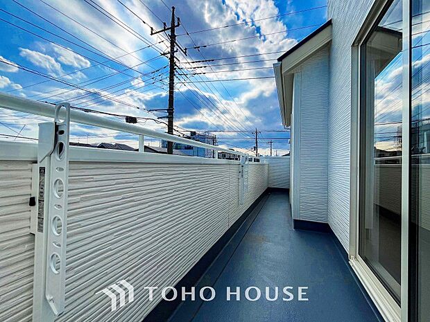 お部屋にも爽やかな風と暖かく柔らかな日差しが差し込み、毎日の暮らしを豊かに彩ります。