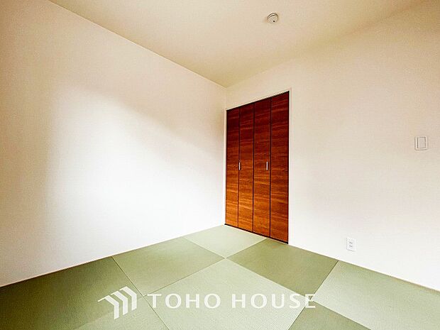 来客時や一息つきたいときなどに利用できる用途多様な空間です。