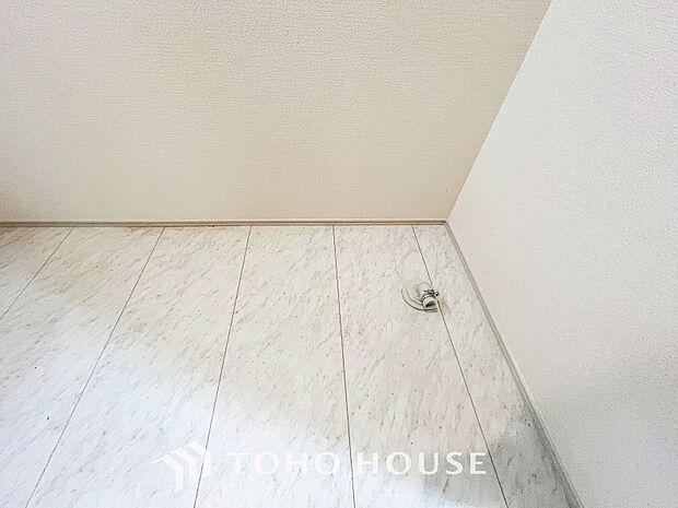 洗濯機を配置しても十分なスペースを確保しております。