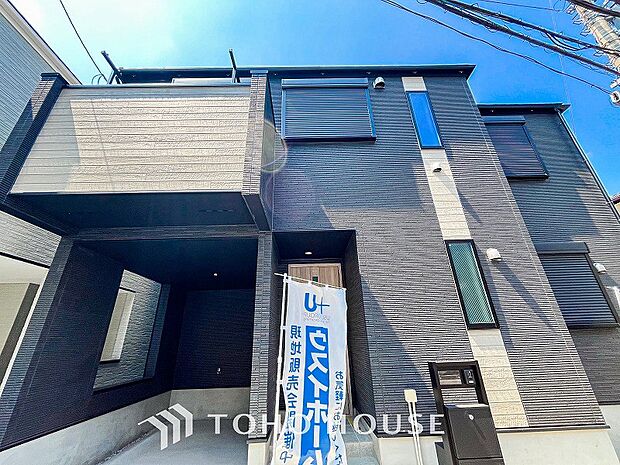 住まいの顔となる玄関は、落ち着きと華やぎの満ちた空間に。