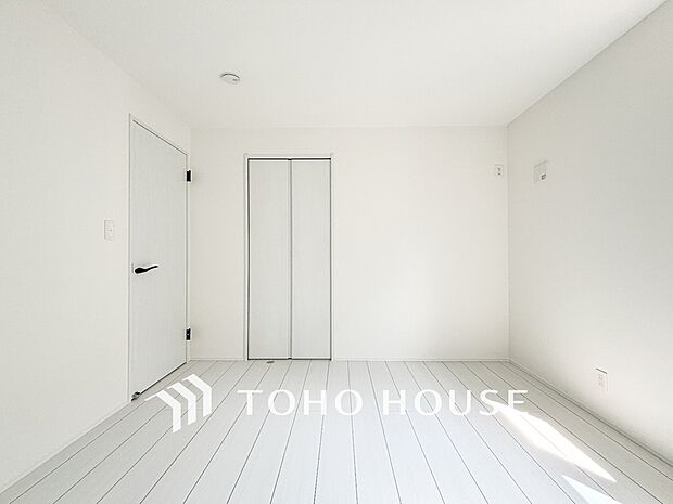 一日の疲れをいやしてくれる主寝室。自分時間を快適に過ごすプライベートルーム。