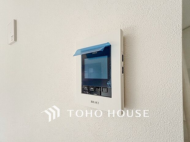 誰が来てもわかる様にモニター付きインターホンを設置。快適と安らぎを合わせた優しい設計。