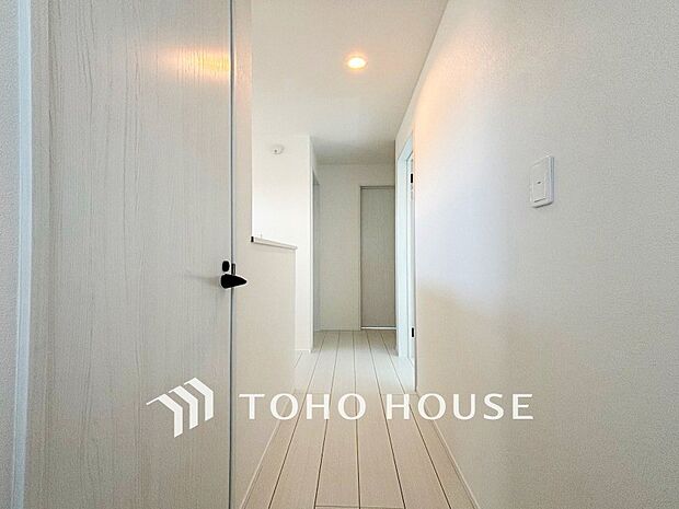 やわらかな陽射しがふりそそぎ、ゆったりした時間が流れる室内。