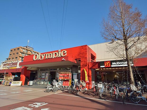 家電から日用品まで扱うディスカウントストア。建築資材、大工用品などのDIY用品の種類が豊富。