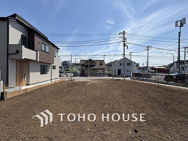 閑静な住宅街の一角、ひと時のくつろぎが生まれ、ゆっくりと愛着が育まれていきます。