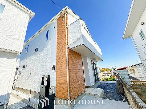 風を感じ青い空から太陽の恵みを感じる温もり溢れる佇まい。