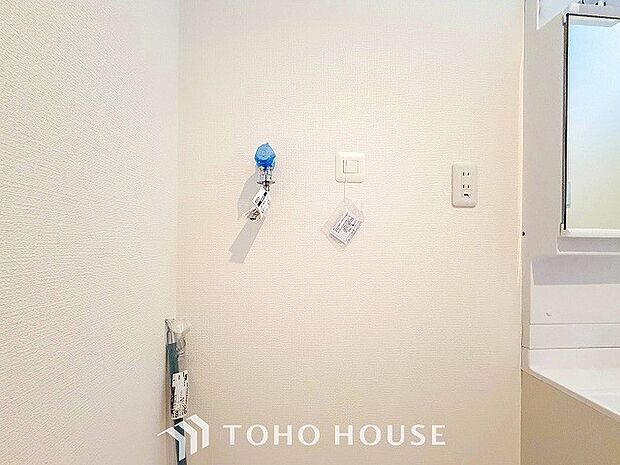 洗濯機を配置しても十分なスペースを確保しております。