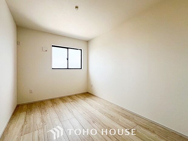 採光もアクセントの一つとして。プライベートルームにはやさしい光が射し込んでいます。