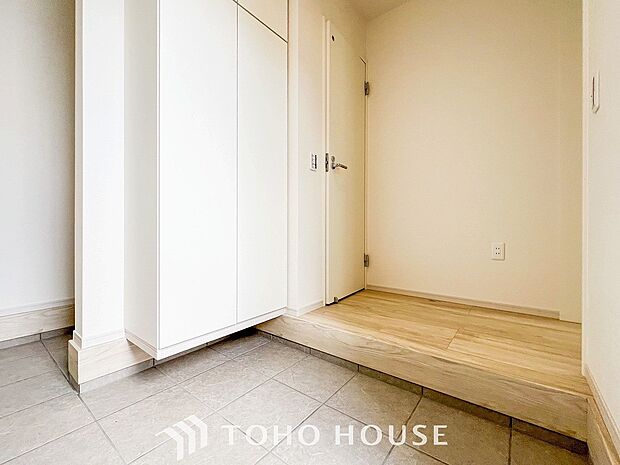 やわらかな陽射しがふりそそぎ、ゆったりした時間が流れる室内。