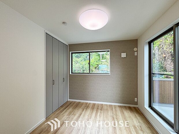 1日の疲れを癒し、心地よく寛げるようゆったりとした広さを確保しています。