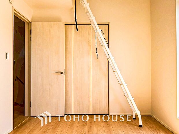 一日の疲れをいやしてくれる主寝室。自分時間を快適に過ごすプライベートルーム。