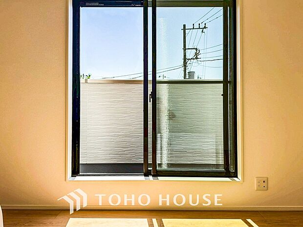 通風・採光にも優れ、心地よい光と風があふれています。