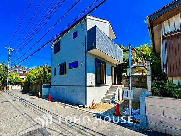 表現された空間は豊かな光と風を纏い、暮らしの時間を豊かにしてくれます。