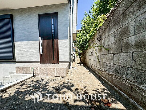 毎日の暮らしの中に癒しを与えてくれるお庭スペース。