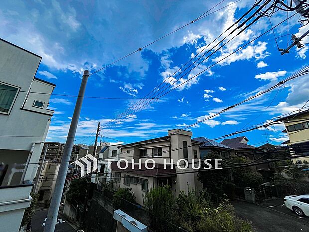 開放的で気持ちの良い眺望と青い空を満喫できます。