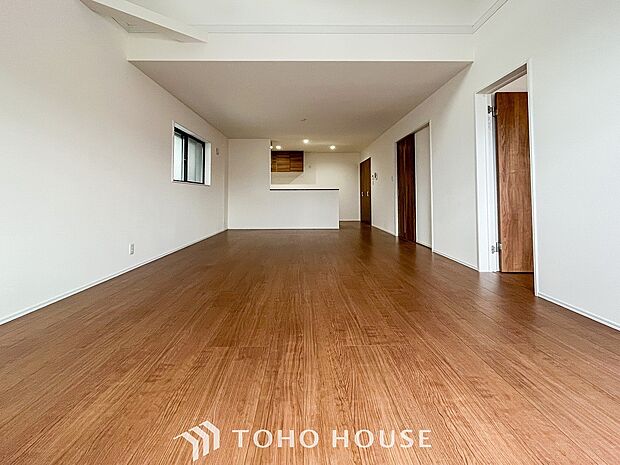 太陽の恵みを一気に受けた明るくあたたかいお住まい。吹きぬける風を感じながら爽やかで風通しの良い暮らし。