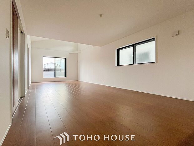 落ち着いた雰囲気に包まれた伸びやかな空間で、ゆったりと家族団らんの時間を過ごせます。