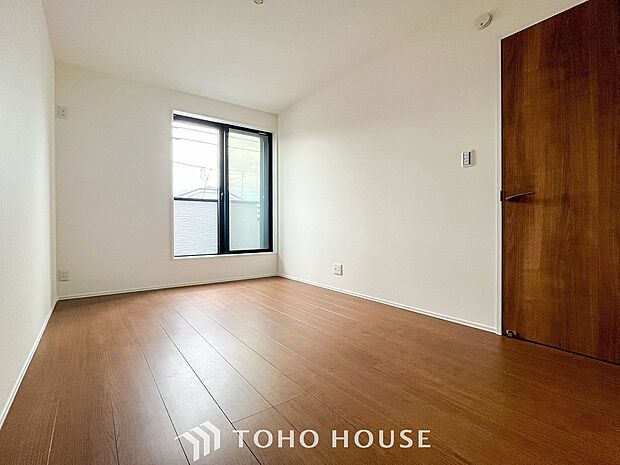 1日の疲れを癒し、心地よく寛げるようゆったりとした広さを確保しています。