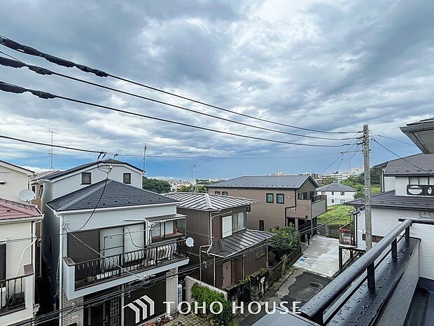 開放的で気持ちの良い眺望と青い空を満喫できます。