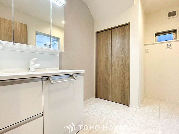 洗面台・洗面所清潔感のあるプライベート空間は、身だしなみチェックや肌のお手入れに最適です。