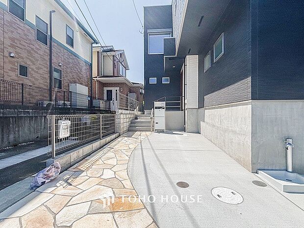 敷地内に駐車スペースがあると、日々の暮らしのをスムーズに運ぶ事が出来ます。