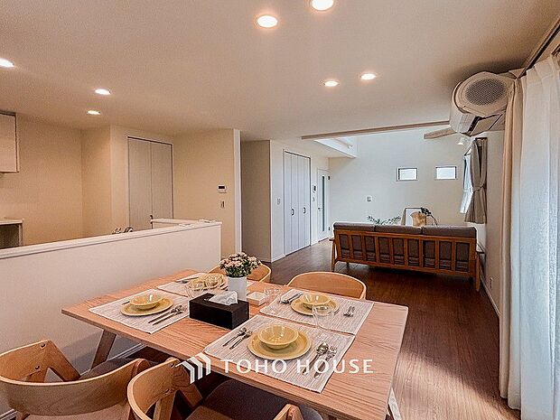 美味しいお料理も楽しいお喋りもキッチンを中心に広がります。