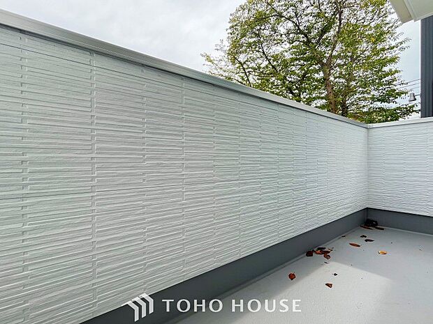 お部屋にも爽やかな風と暖かく柔らかな日差しが差し込み、毎日の暮らしを豊かに彩ります。