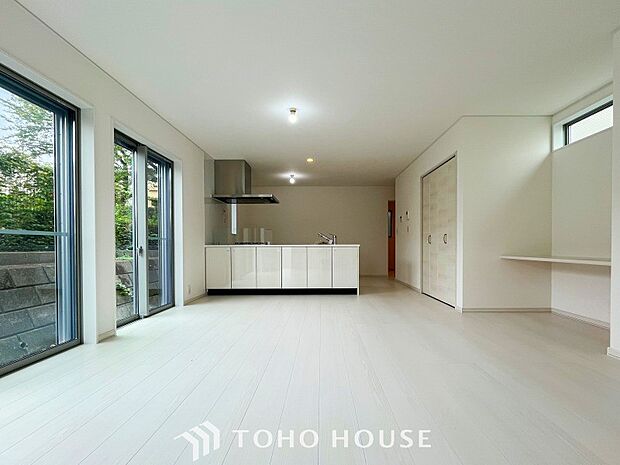 空気感という居心地の良いBGMは、暮らしのステージを彩り、心のやすらぎと満足感を与えてくれます。