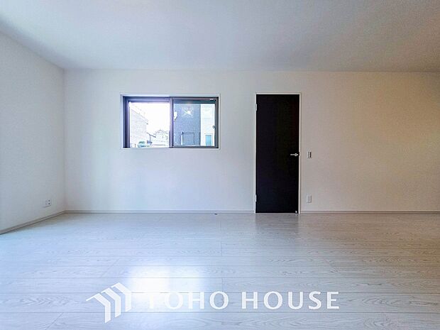 家族みんなが爽やかに健やかに過ごせるように、溢れる光をたっぷり取り込んだリビングダイニング。