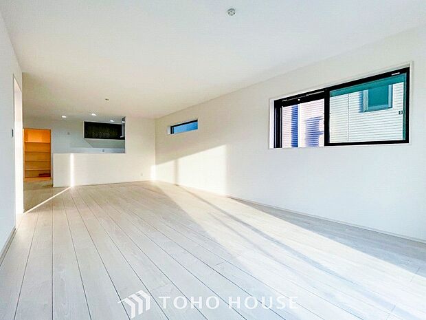 あたたかい日差しがたっぷり降り注ぐLDKは自然と家族の顔があかるい笑顔に。