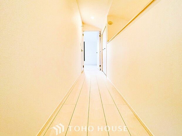 やわらかな陽射しがふりそそぎ、ゆったりした時間が流れる室内。