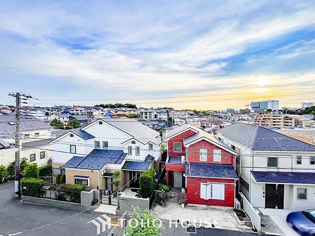 開放的で気持ちの良い眺望と青い空を満喫できます。