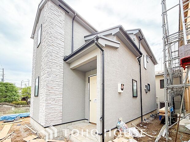 帰り着くたびに洗練されたテイストの空間に迎えられ誇りと喜びを感じる玄関まわりです。