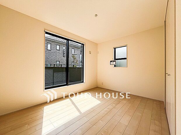 1日の疲れを癒し、心地よく寛げるようゆったりとした広さを確保しています。