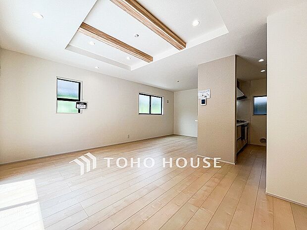 あたたかい日差しがたっぷり降り注ぐLDKは自然と家族の顔があかるい笑顔に。