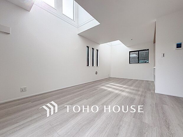 太陽の恵みを一気に受けた明るくあたたかいお住まい。吹きぬける風を感じながら爽やかで風通しの良い暮らし。