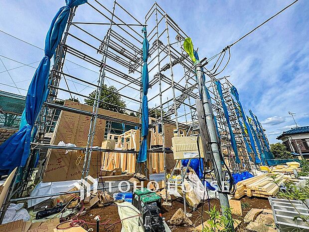 表現された空間は豊かな光と風を纏い、暮らしの時間を豊かにしてくれます。